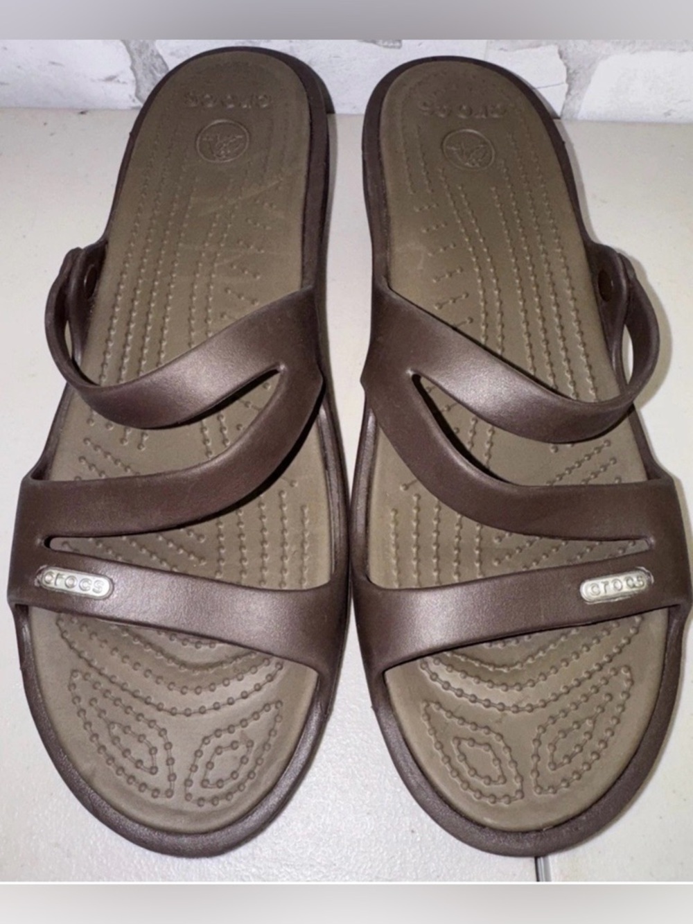 CROCS Women's Brown Two-Strap Slide comfy minimalist Sandals - Picture 1 of 5